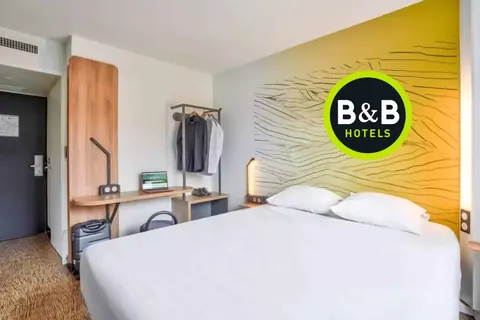 Chambre du B&B Hôtel avec grand lit